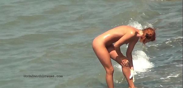  Spy naked girls at the beach shore